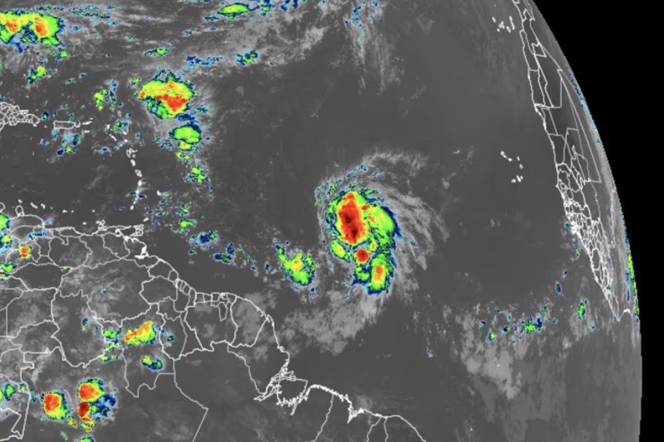 El tifon Jerry se forma y se pronostica que se convertira en un tifon el 8 de octubre. Foto: NOAA