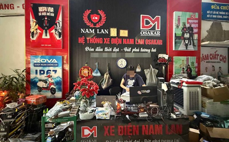 Nam Lan Osakar Electric Vehicle System receives and distributes electric vehicles without documents and inspection. Photo: PV Group