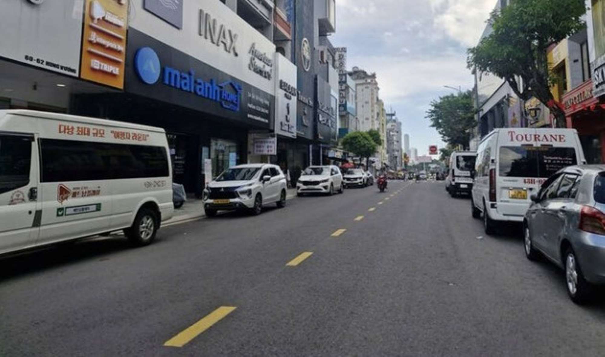 Da Nangのコミューン、区は、道路交通の組織が調整され、交通安全が確保されていない、渋滞が発生している状況を克服するために、制限事項を処理されます。写真:Thu Giang