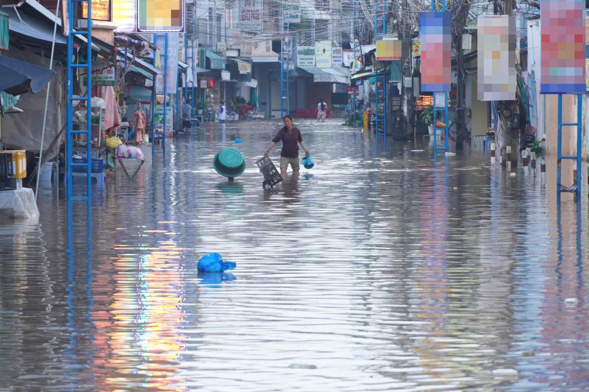 High tide exceeds alert level 3 in Can Tho