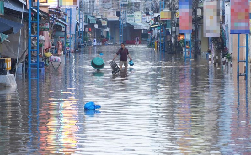 High tide exceeds alert level 3 in Can Tho