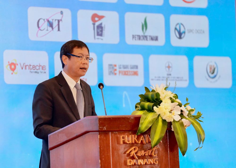 Ong Le Xuan Dinh - Thu truong Bo Khoa hoc - Cong nghe phat bieu tai hoi nghi. Anh: Tran Thi