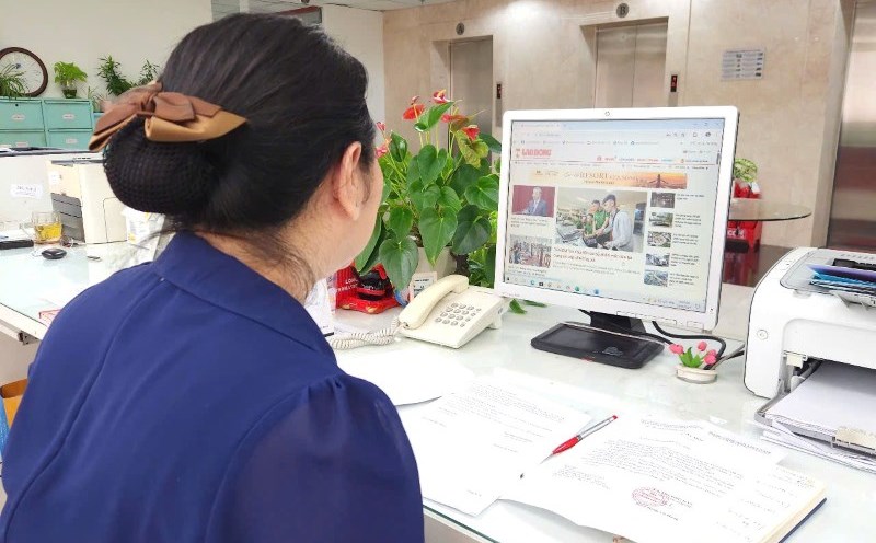 In September 2025, in Ho Chi Minh City, the number of people looking for jobs in the press field was 96, while the recruitment demand was only 9 people. Photo: Nam Duong