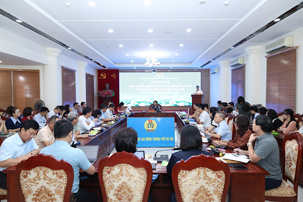 10월 8일 오후에 열린 기초 노동조합 대회 조직 시행 회의 사진: Ngoc Anh