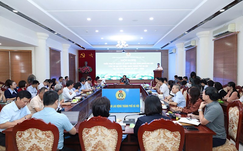 The conference to deploy the organization of the grassroots Trade Union Congress took place on the afternoon of October 8. Photo: Ngoc Anh
