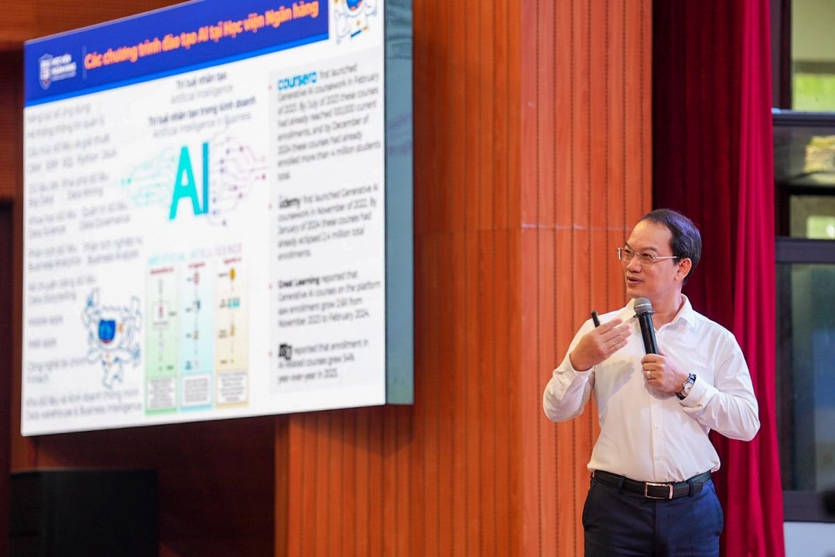 TS. Phan Thanh Duc - Giang vien cao cap, Truong khoa Cong nghe thong tin va Kinh te so, Hoc vien Ngan hang nhan manh loi the cua gen Z khi tuyen dung nhan su. Anh: BTC