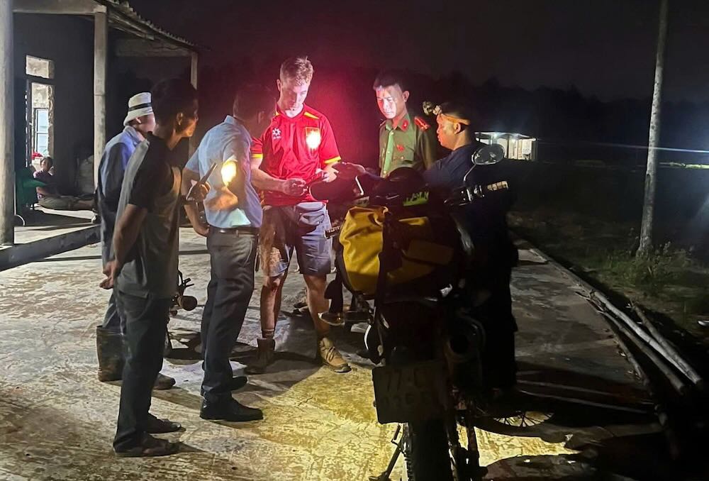 The two Dutch tourists were rescued by Con Tien Commune Police when they got lost in the forest. Photo: Con Tien Commune Police