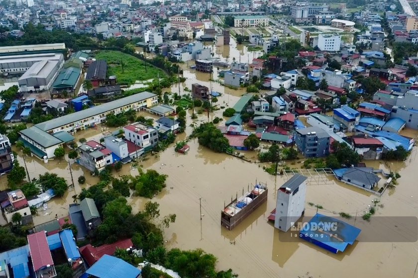 Ba người chết, Thái Nguyên oằn mình trong mưa lũ lịch sử. Ảnh: Nguyễn Hoàn.