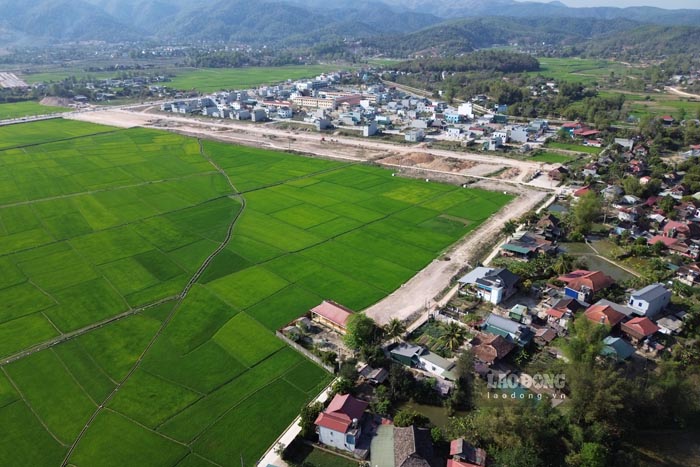 디엔비엔성은 곧 242헥타르가 넘는 초대형 관광 도시 프로젝트를 갖게 될 것입니다. 사진: 꽝 닷