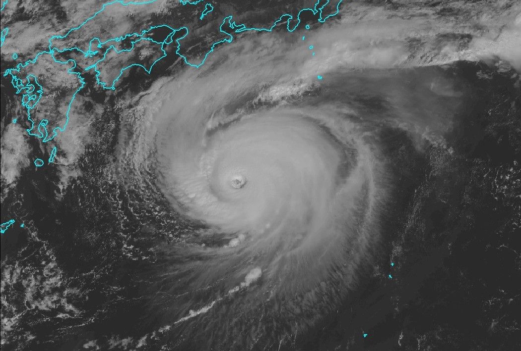 The center of Ha Long at 8:00 a.m. on October 8, 2025. Photo: Weathererds.org