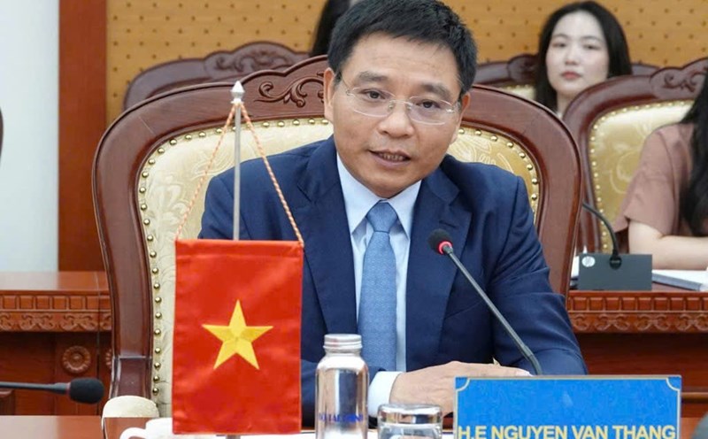 Minister of Finance Nguyen Van Thang said that upgrading the stock market from a "border market" to a "secondary emerging market" is an important milestone in the market development journey of more than 25 years. Photo: MOF