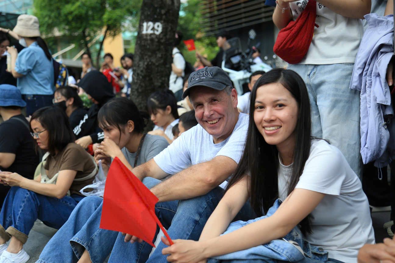 Turistas internacionales visitan la ciudad de Ho Chi Minh durante la gran ceremonia A50. Foto: Thanh Chan