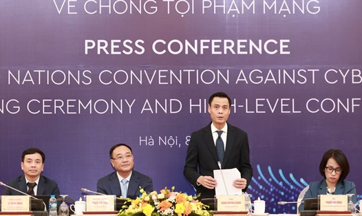 Ông Đặng Hoàng Giang - Thứ trưởng Bộ Ngoại giao phát biểu tại họp báo về lễ mở ký Công ước Hà Nội chiều 8.10. Ảnh: Hải Nguyễn