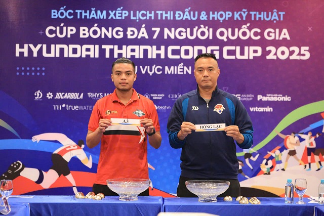 16개 팀이 전국 결승에 진출할 3개 팀을 선발하기 위해 남부 지역의 현대 탄콩 컵 2025(VSC-S5) 전국 7인제 축구 컵(VSC-S5)에서 경쟁합니다. 사진: 딘 타오