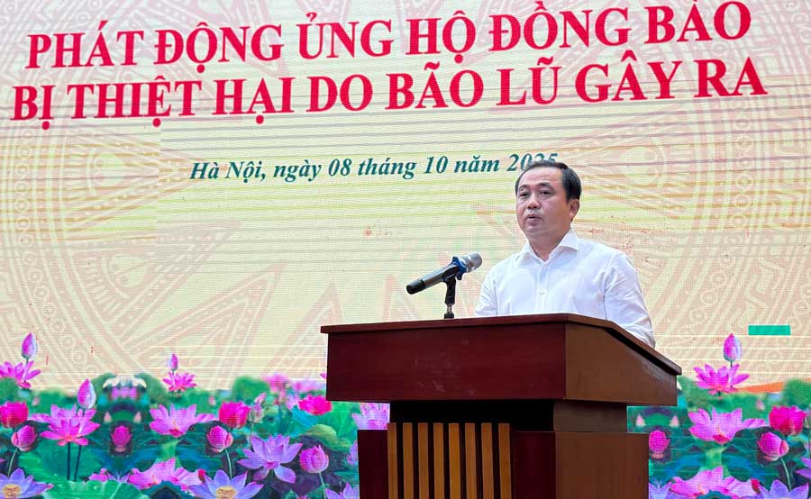 Quyen Bo truong Bo Nong nghiep va Moi truong phat dong moi cong nhan, vien chuc nganh nong nghiep ung ho 