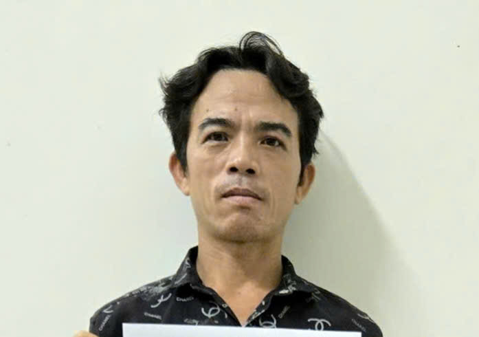 Đối tượng Huỳnh Trung Nghĩa bị truy nã ở An Giang đã bị bắt tại Khu kinh tế cửa khẩu Mộc Bài, tỉnh Tây Ninh. Ảnh: Công an cung cấp