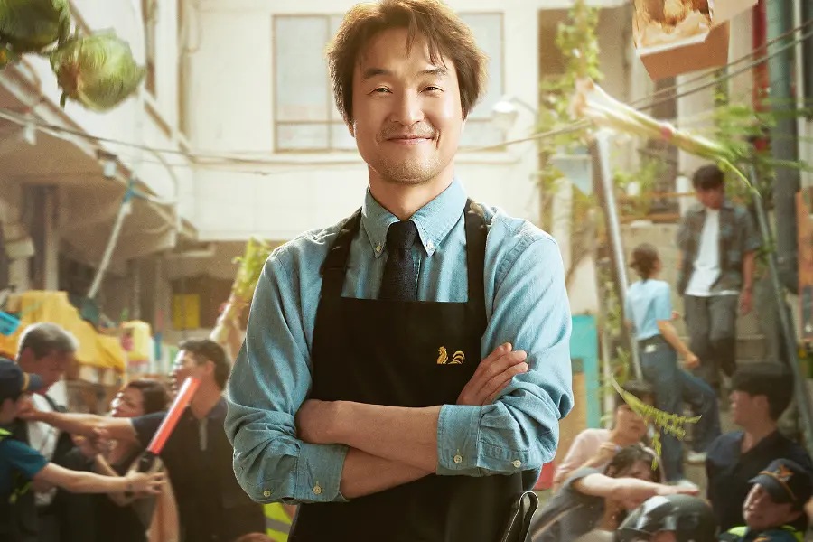 Han Suk Kyu is charming when playing the role of chicken restaurant owner and mediator. Photo: Producer of the movie "The Master of Conciliation"