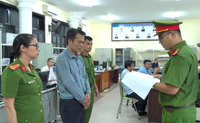 Khởi tố, bắt tạm giam hai cán bộ phường ở Huế vì nhận hối lộ