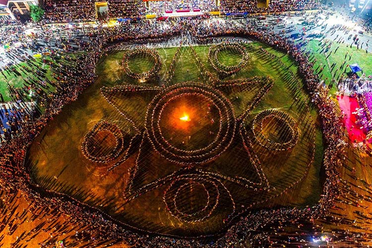 Vong xoe doan ket cac dan toc tai xa Than Uyen tinh Lai Chau. Anh: Cong thong tin dien tu Lai Chau