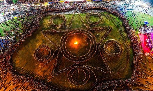 Vòng xoè đoàn kết các dân tộc tại xã Than Uyên, tỉnh Lai Châu. Ảnh: Cổng thông tin điện tử Lai Châu