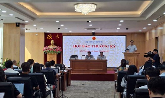 Tại buổi họp báo quý III, Bộ Công Thương đã thông tin về vụ đơn tố cáo bà Chu Thanh Huyền. Ảnh: Tuyết Lan