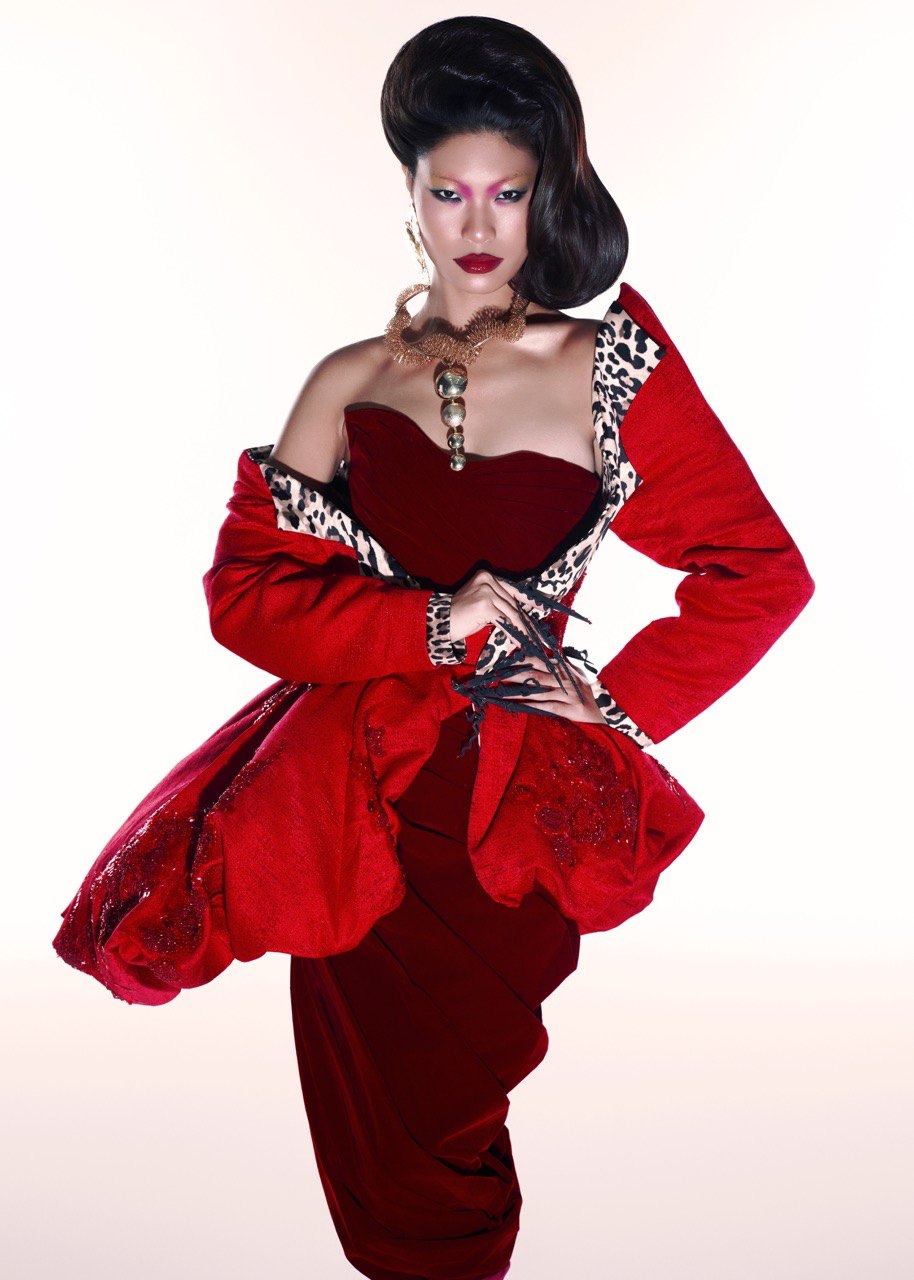 Giang Phung. Anh: Nha san xuat.