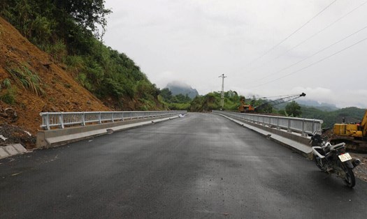 Hai điểm sạt lở tại Km27+750 và Km28+400 trên đường tỉnh 435 qua xã Mường Hoa đã hoàn thành việc khắc phục. Ảnh: Yên San