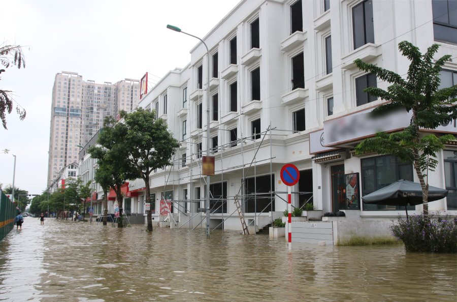 Ngap sau tai khu do thi Nam An Khanh, Ha Noi. Anh: Tran Vuong