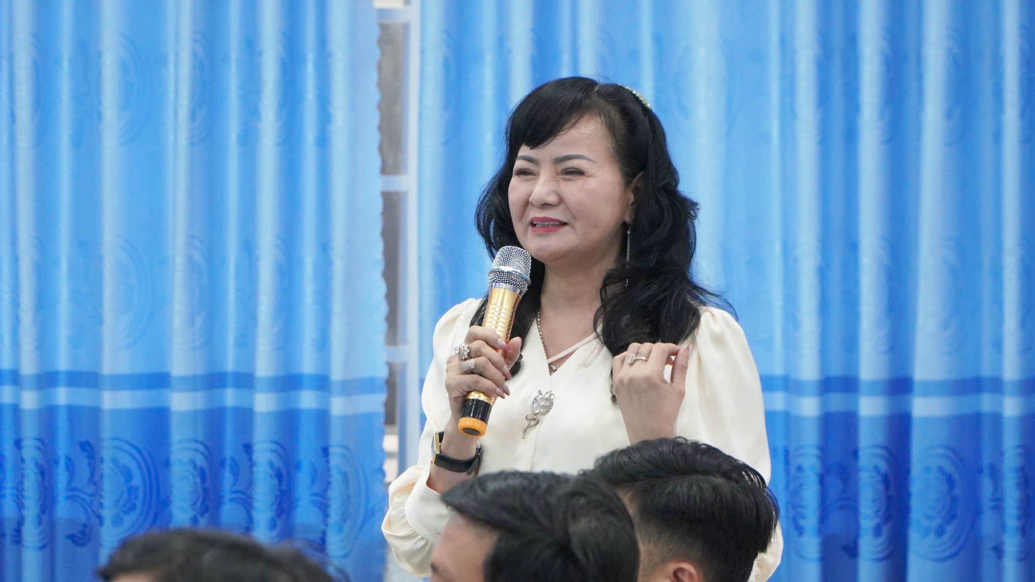 Dai dien cac truong tham du Hoi thao chia se. Anh: Ta Quang