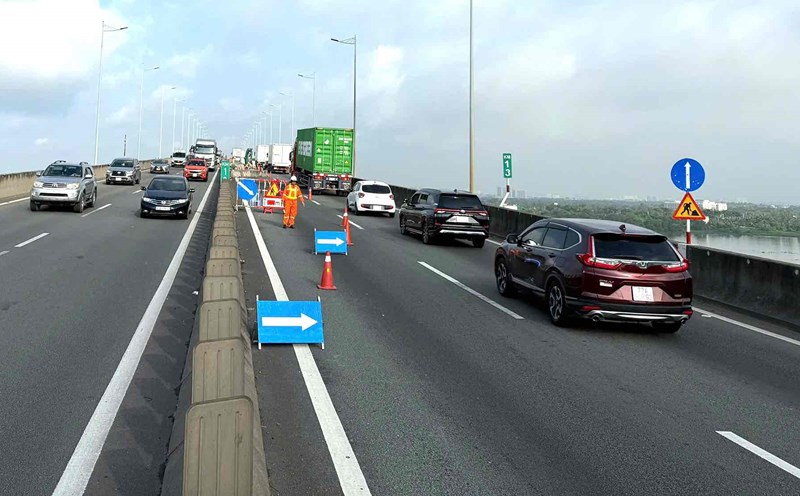 Repairing the Long Thanh bridge expansion joints on the Ho Chi Minh City - Long Thanh - Dau Giay Expressway in July 2025. Photo: VEC-E