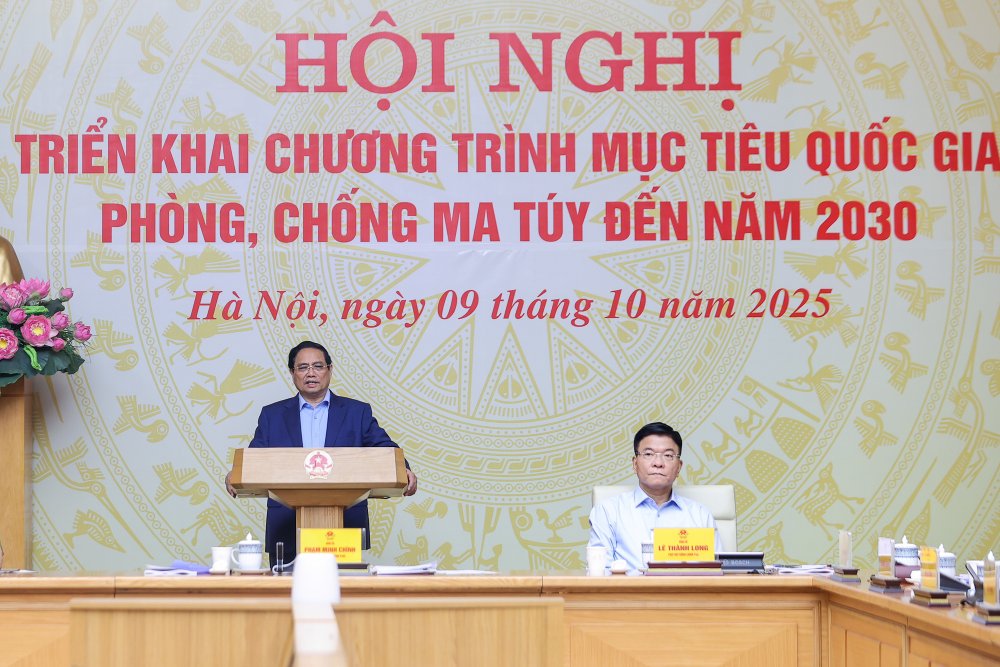 Politburo member and Prime Minister Pham Minh Chinh chaired a national online conference to deploy the National Target Program on Drug Prevention and Control until 2030. Photo: VGP/Nhat Bac
