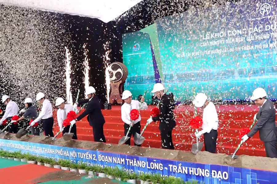 Nghi thuc khoi cong Du an. Anh: The Ky