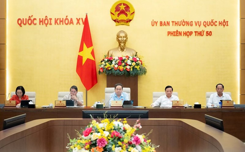 The National Assembly Standing Committee will give opinions on the handling of land rent debts of public service units. Photo: Quoihoi.vn