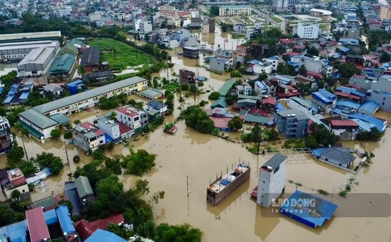 Phan Dinh Phung ward (Thai Nguyen) is deeply submerged in floodwaters. Photo: Nguyen Hoan.