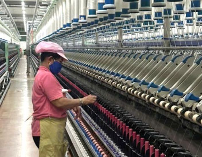 호치민시의 많은 코뮌에서 최저 임금을 지역 III에서 지역 II로 인상할 것을 제안합니다. 사진: Nam Duong