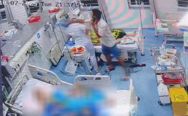 Image of a man beating a female nurse at Vung Tau General Hospital right in the Intensive Care and Anti-Poison Department. Photo cut from clip