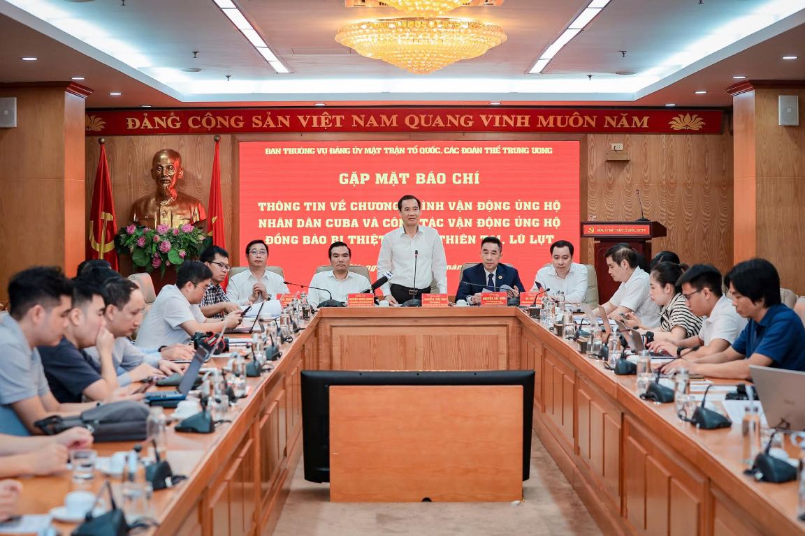 Toan canh buoi gap mat. Anh: Bao Han