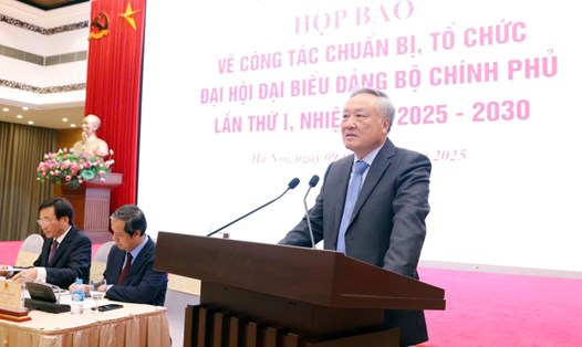 Ủy viên Bộ Chính trị, Phó Thủ tướng Thường trực Chính phủ Nguyễn Hòa Bình cho biết dự án Bệnh viện Bạch Mai cơ sở 2 sẽ được vận hành vào ngày 30.11. Ảnh: Phạm Đông