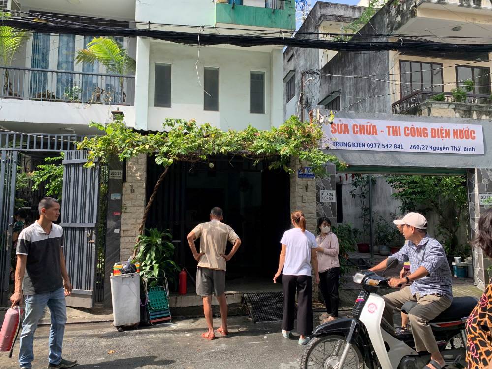 Hien truong vu chay nha dan o duong Nguyen Thai Binh (TPHCM). Anh: Thai Bao