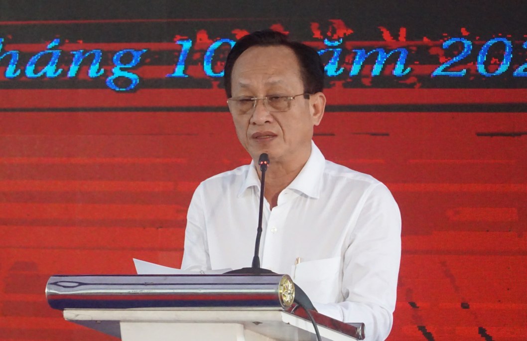 El Presidente del Consejo Popular Provincial de Ca Mau propone una transformacion digital mas rapida mas fuerte y eficaz. Foto: Nhat Ho