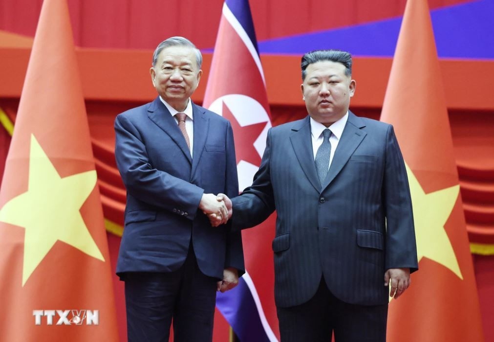 North Korean President Kim Jong Un welcomed General Secretary To Lam. Photo: VNA