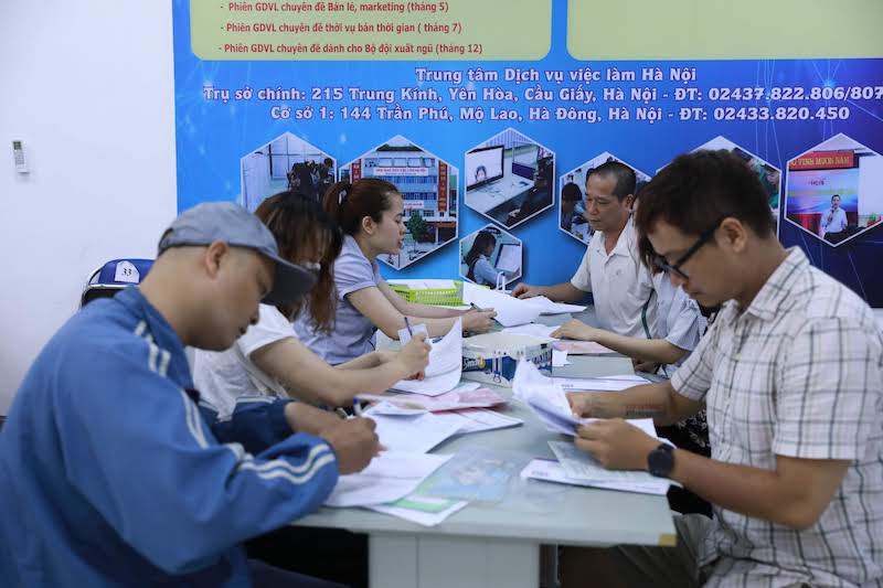 The 2025 Law on Employment, effective from January 1, 2026, adds 3 new groups of subjects to participate in Unemployment Insurance. Photo: Hai Nguyen