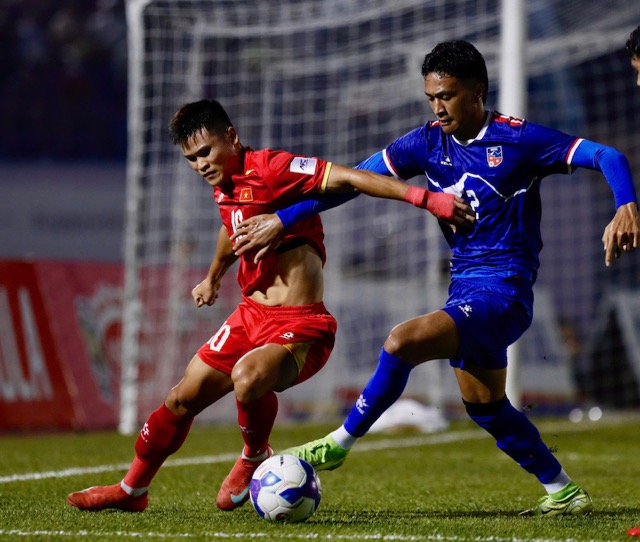 Tuan Hai va cac dong doi choi chu dong. Anh: Thanh Vu