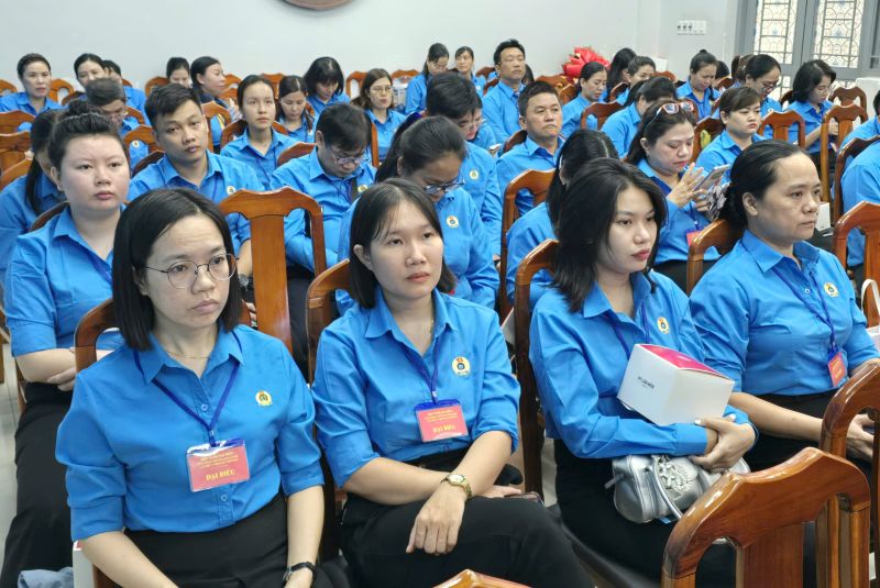 Cac dai bieu tham du Hoi nghi dai bieu Cong doan Phuong Khanh Hoi. Anh: Nam Duong