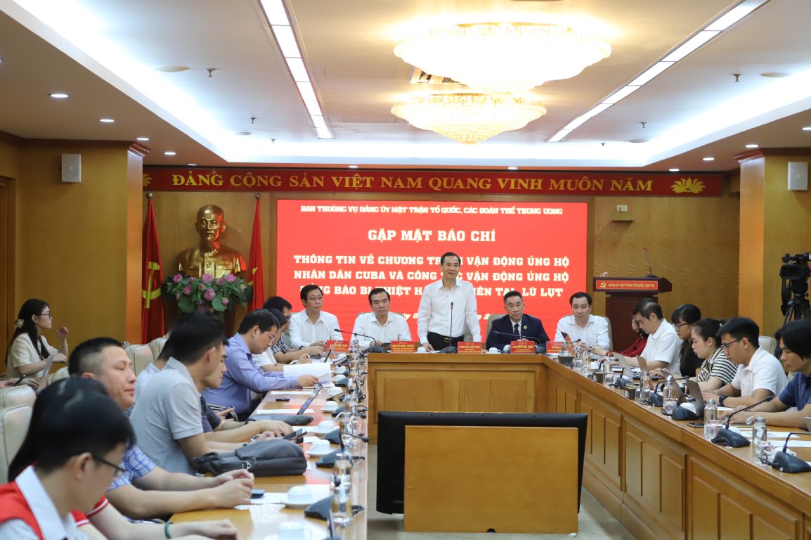Ong Nguyen Thai Hoc- Pho Bi thu Dang uy MTTQ, cac doan the Trung uong