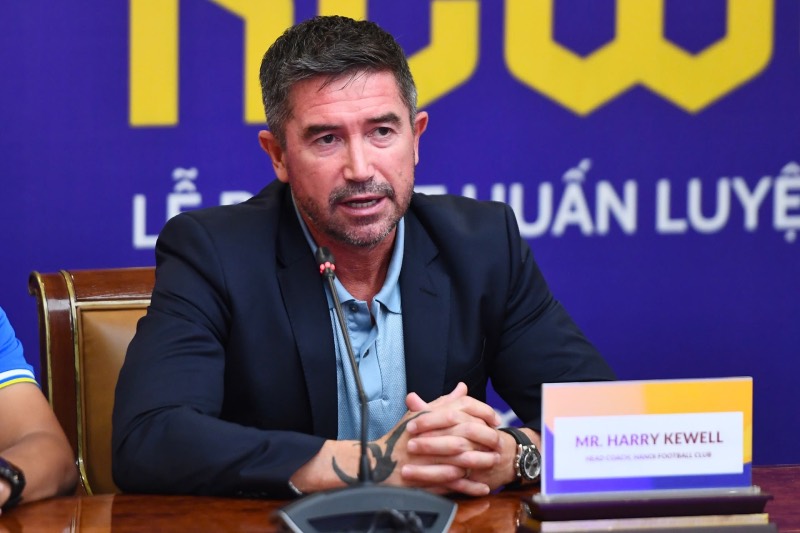 Huan luyen vien Kewell chap nhan thu thach va ap luc. Anh: HNFC