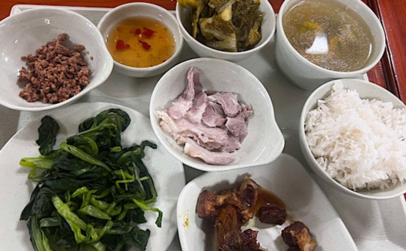 Do not eat dinner late to avoid stroke. Photo: Quang Minh.