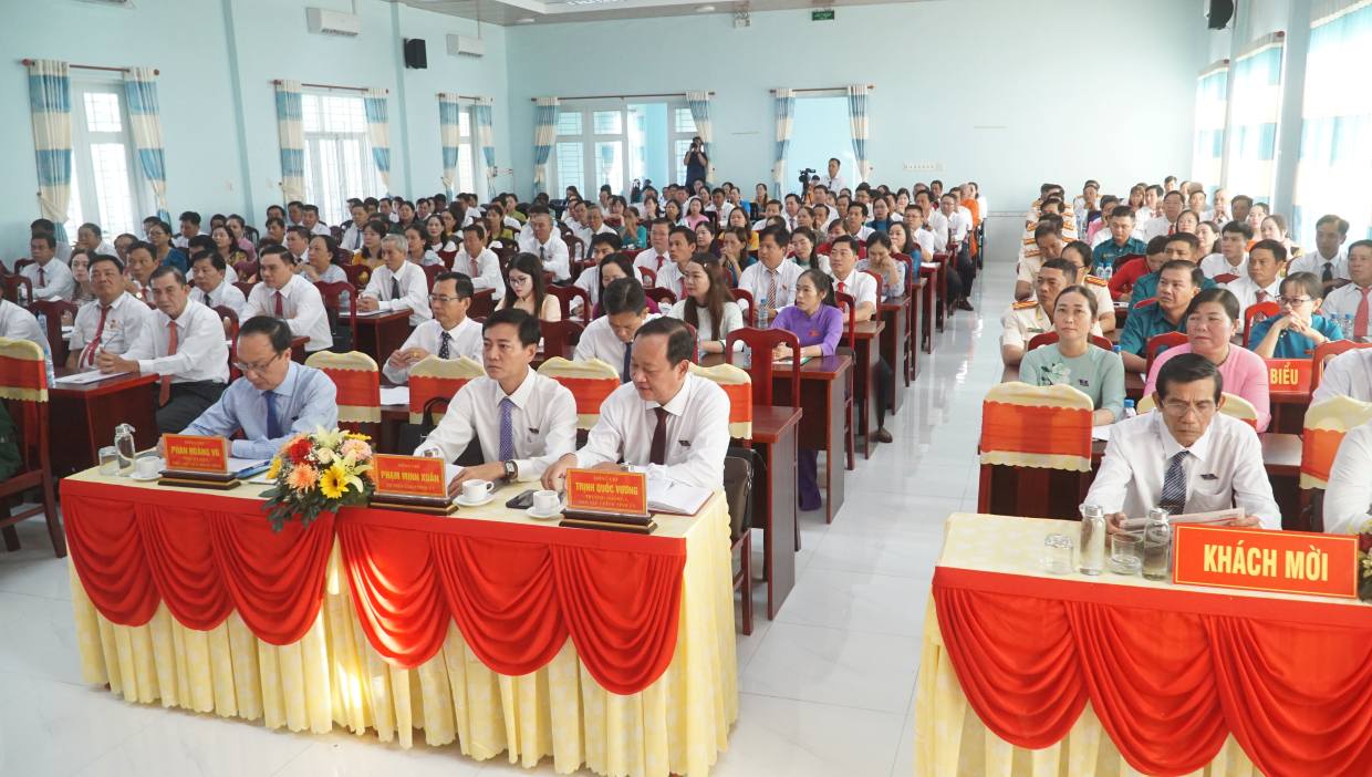 Sau khi tinh Ca Mau di vao hoat dong, Tinh uy Ca Mau chi dao Dai hoi dang cap xa, phuong, bo may di vao hoat dong hieu qua. Anh: Nhat Ho