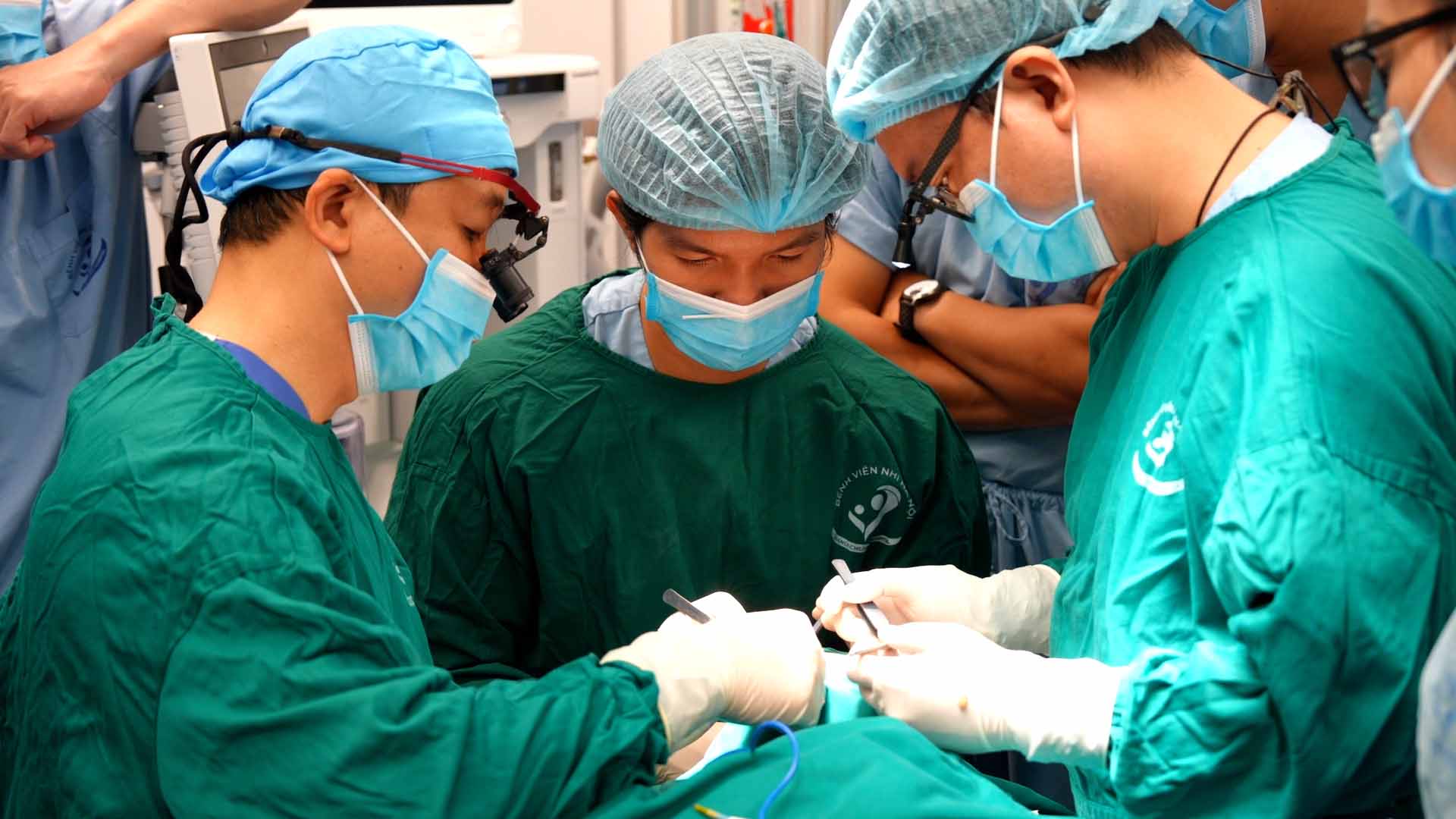 愛の旅を続け、先天性欠損症の子供たちの機会を拡大する