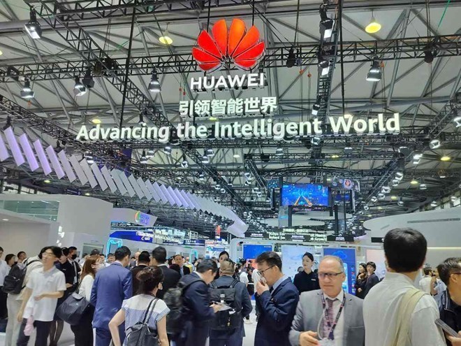 Huawei forecasts 100 million smartphones in 2025 to integrate 5.5G network. Photo: Nguyen Dang